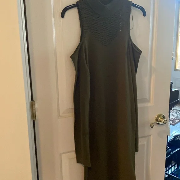 NWT Nicki Minaj Black Cold Shoulder long Midi/ Maxi Dress - Picture 1 of 7